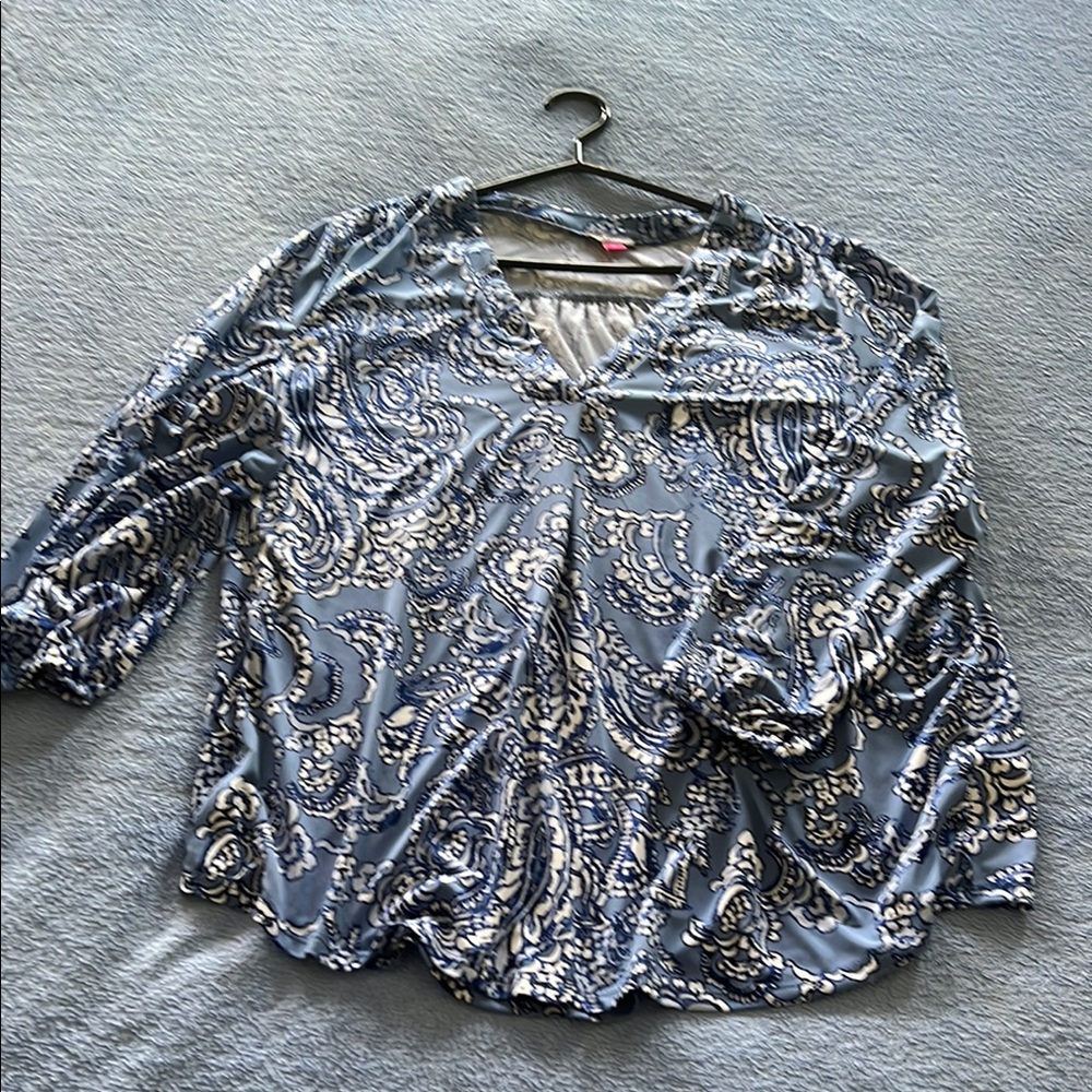 Women's Blue Patterned Top by Vince Camuto